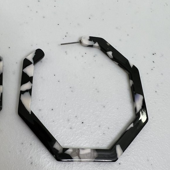Plastic Hoop Earrings Black White Marbled Pierced Geometric Big Statement Resin - Picture 3 of 6